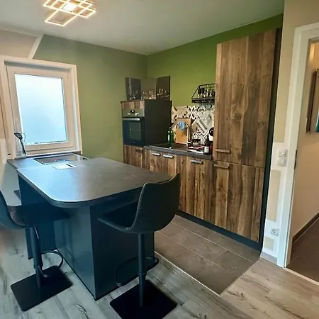 Apartment Moderne Mit Kueche Und Parkplatz