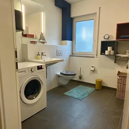 Moderne Mit Kueche Und Parkplatz Appartamento