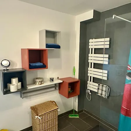 Moderne Mit Kueche Und Parkplatz Apartment *